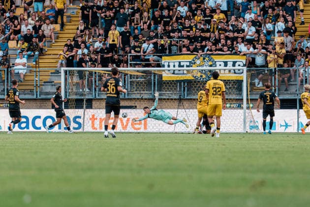 Niederlande Deutschland: Fußball Testspiel Männer 2026 - 2027 - Roda JC Kerkrade vs. Alemannia Aachen - Parkstad Limburg Stadion, Tor gegen Stefan Bajic (Alemannia Aachen, 23) Torschütze Anthony van den Hurk (Roda JC Kerkrade, 9) *** Netherlands vs. Germany Men s Soccer Friendly 2026 2027 Roda JC Kerkrade vs. Alemannia Aachen Parkstad Limburg Stadium, Goal against Stefan Bajic (Alemannia Aachen), 23 Goal scorer: Anthony van den Hurk (Roda JC Kerkrade), 9 Copyright: xThiemoxRudolphx