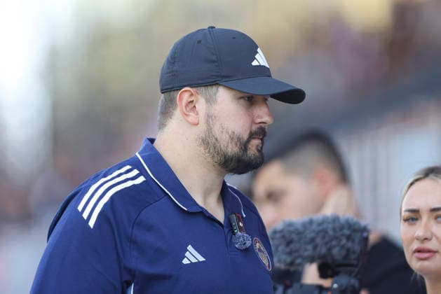 Trainer Kevin Pannewitz (Delay Sports Berlin) schaut waehrend des Testspiels zwischen KFC Uerdingen 05 und Delay Sports Berlin, Grotenburg Stadion am 01. August 2026 in Krefeld, Deutschland. (Foto von Oliver Kaelke DeFodi Images) +++ Trainer Kevin Pannewitz (Delay Sports Berlin) looks on during the friendly match between KFC Uerdingen 05n and Delay Sports Berlin at Grotenburg Stadion on August 1, 2026 in Krefeld, Germany. (Photo by Oliver Kaelke DeFodi Images) - *** Coach Kevin Pannewitz of Delay Sports Berlin watches during the friendly match between KFC Uerdingen 05 and Delay Sports Berlin, Grotenburg Stadium on August 1, 2026, in Krefeld, Germany. Photo by Oliver Kaelke, DeFodi Images. Coach Kevin Pannewitz of Delay Sports Berlin looks on during the friendly match between KFC Uerdingen 05 and Delay Sports Berlin at Grotenburg Stadium on August 1, 2026 in Krefeld, Germany. Photo by Oliver Kaelke, DeFodi Images