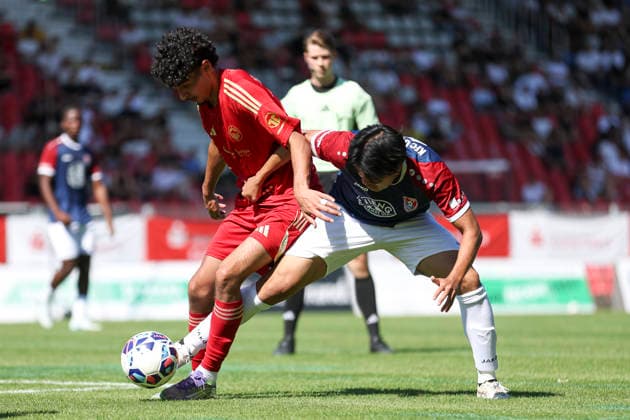 Ali Wazneh (Delay Sports Berlin) und Yuta Inoue (KFC Uerdingen 05) im Zweikampf waehrend des Testspiels zwischen KFC Uerdingen 05 und Delay Sports Berlin, Grotenburg Stadion am 01. August 2026 in Krefeld, Deutschland. (Foto von Oliver Kaelke DeFodi Images) +++ Ali Wazneh (Delay Sports Berlin) und Yuta Inoue (KFC Uerdingen 05) battle for the ball during the friendly match between KFC Uerdingen 05n and Delay Sports Berlin at Grotenburg Stadion on August 1, 2026 in Krefeld, Germany. (Photo by Oliver Kaelke DeFodi Images) - *** Ali Wazneh of Delay Sports Berlin and Yuta Inoue of KFC Uerdingen 05 battle for the ball during the friendly match between KFC Uerdingen 05 and Delay Sports Berlin at Grotenburg Stadium on August 1, 2026, in Krefeld, Germany. Photo by Oliver Kaelke, DeFodi Images. Ali Wazneh of Delay Sports Berlin and Yuta Inoue of KFC Uerdingen 05 battle for the ball during the friendly match between KFC Uerdingen 05 and Delay Sports Berlin at Grotenburg Stadium on August 1, 2026 in Krefeld, Germany. Photo by Oliver Kaelke, DeFodi Images