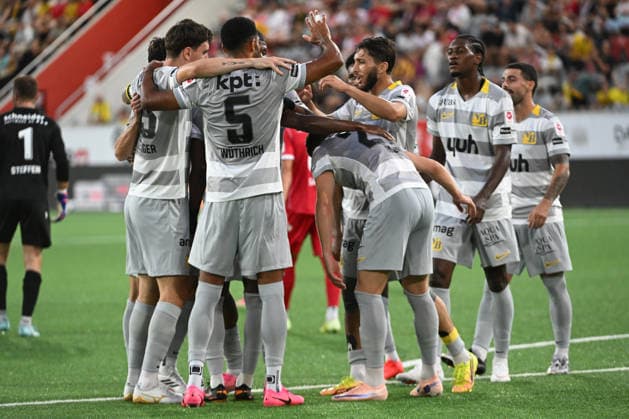 THUN, SWITZERLAND - AUGUST 1: the players from BSC Young Boys celebrate the score from Edimilson Fernandes of Young Boys 0:3 during the Swiss Super League 2026 27 match between FC Thun and BSC Young Boys at Visana Stadion on August 1, 2026 in Thun, Switzerland. Thun VISANA Stadion Bern Switzerland *** THUN, SWITZERLAND, AUGUST 1: The players from BSC Young Boys celebrate Edimilson Fernandes goal, bringing the score to 0–3, during the 2026–27 Swiss Super League match between FC Thun and BSC Young Boys at Visana Stadium on August 1, 2026 in Thun, Switzerland Thun Visana Stadium Bern Switzerland Copyright: xJustPictures.ch ManuelxWinterbergerx jp-en-EuSpIm-MWI_1816