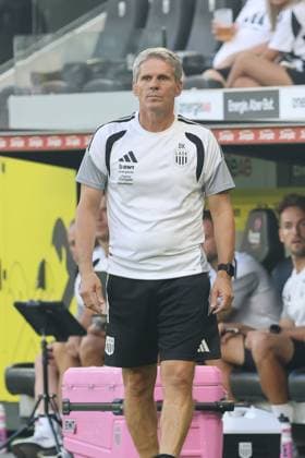 Fussball: Österreich: ADMIRAL Bundesliga 2026 2027 - 1. Spieltag, 31.07.2026 - Linzer ASK (LASK) vs. Grazer AK 1902 (GAK) - Raiffeisen Arena (Linz, Österreich); im Bild Dietmar KuÌˆhbauer, Trainer, LASK, Dietmar Didi Kuehbauer *** Soccer Austria ADMIRAL Bundesliga 2026–2027, Matchday 1, July 31, 2026: Linzer ASK LASK vs. Grazer AK 1902 GAK at Raiffeisen Arena, Linz, Austria. Pictured: Dietmar Kuehbauer, coach, LASK, Dietmar Didi Kuehbauer