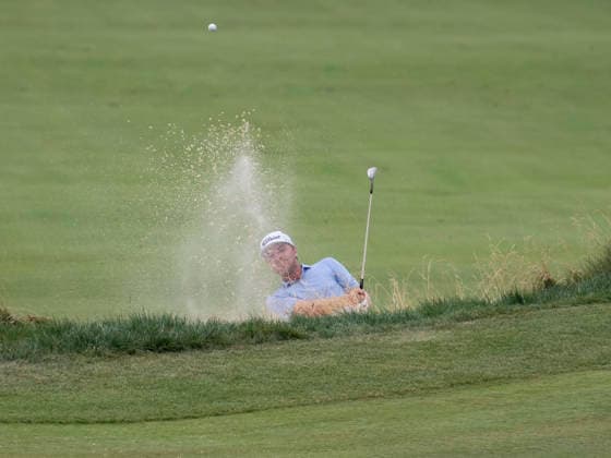 DETROIT, MI - AUGUST 01: Chris Kirk (USA) hits the ball out of a sand trap during the third round of the Rocket Classic at Detroit Golf Club on August 01, 2026, in Detroit, Michigan. (Photo by Joseph Weiser Icon Sportswire) GOLF: AUG 01 PGA, Golf Herren Rocket Classic EDITORIAL USE ONLY Icon2608010303