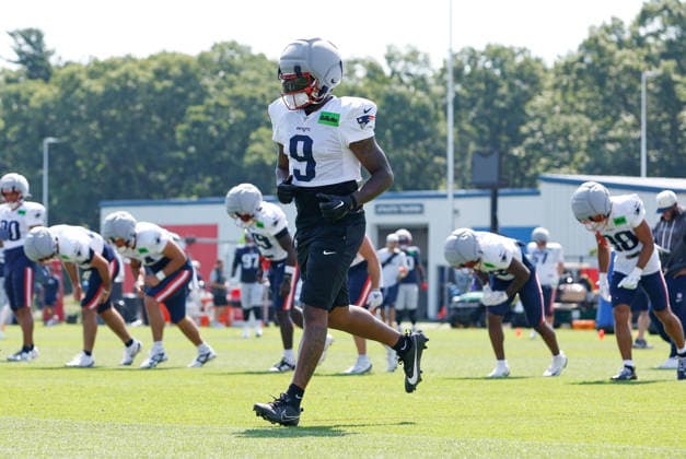 FOXBOROUGH, MA - AUGUST 01: New England Patriots wide receiver Kayshon Boutte (9) warms up during training camp on August 1, 2026, at Gillette Stadium in Foxborough, MA. (Photo by M. Anthony Nesmith Icon Sportswire) NFL, American Football Herren, USA AUG 01 New England Patriots Training Camp EDITORIAL USE ONLY Icon26080106