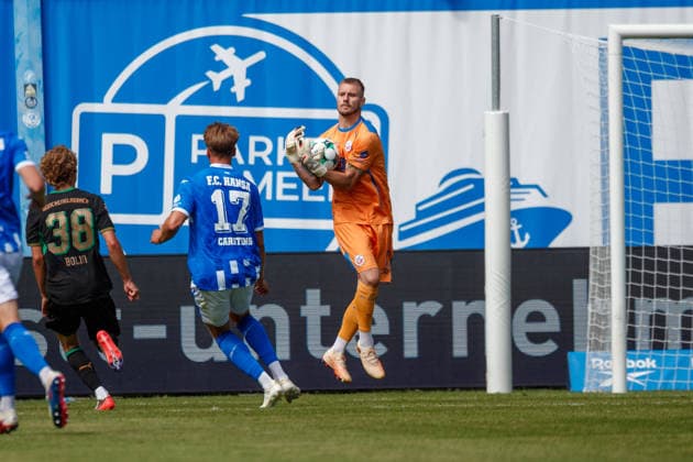 Torwart Luca Unbehaun (Rostock) ; GER, FC Hansa Rostock vs. Borussia Mönchengladbach, Fußball, Männer, Testspiel, Spielzeit 2026 2027, 01.08.2026 Rostock Ostseestadion Mecklenburg - Vorpommern Deutschland *** Goalkeeper Luca Unbehaun Rostock GER, FC Hansa Rostock vs. Borussia Mönchengladbach, Soccer, Men, Friendly Match, 2026–2027 Season, August 1, 2026, Rostock Ostseestadion, Mecklenburg-Western Pomerania, Germany