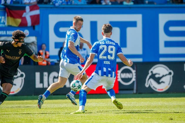 vorn Peter Kiedl (Rostock) mit Jonas Dirkner (Rostock) ; GER, FC Hansa Rostock vs. Borussia Mönchengladbach, Fußball, Männer, Testspiel, Spielzeit 2026 2027, 01.08.2026 Rostock Ostseestadion Mecklenburg - Vorpommern Deutschland *** Front: Peter Kiedl (Rostock) with Jonas Dirkner (Rostock), GER; FC Hansa Rostock vs. Borussia Mönchengladbach; Soccer; Men; Friendly; 2026–2027 Season; August 1, 2026, Rostock Ostseestadion, Mecklenburg-Western Pomerania, Germany