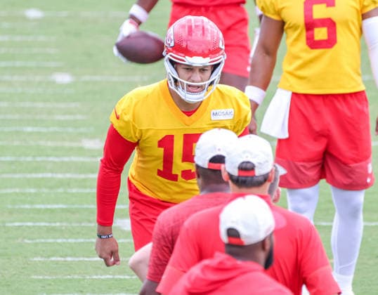 AUGUST 1, 2026: Kansas City Chiefs quarterback Patrick MahomesÃ‚ reacts during practice at Chiefs training camp in St. Joseph, MO. CSM St. Joseph United States - ZUMAc04_ 20260801_zma_c04_072 Copyright: xRomanxPunox