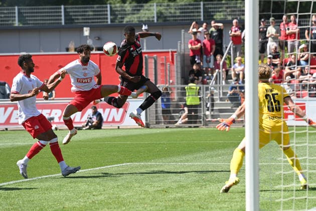Christian KOFANE (LEV) gegen Ekin CELEBI (RWE) Kopfballduell, Aktion, Zweikampf, gegen Torwart Felix WIENAND (RWE) Fussball 1. Bundesliga, Testspiel, testmatch, friendly match, Freundschaftsspiel, Bayer Leverkusen (LEV) - Rot Weiss Essen 3-0, am 01.08.2026 in Leverkusen Deutschland. DFL regulations prohibit any use of photographs as image sequences and or quasi-video Â *** Christian KOFANE (LEV) vs. Ekin CELEBI (RWE) – header duel, action, tackle, against goalkeeper Felix WIENAND (RWE) – Soccer, 1. Bundesliga, Testspiel, testmatch, friendly match, Bayer Leverkusen (LEV) vs. Rot-Weiss Essen 3–0, on August 1, 2026, in Leverkusen, Germany. DFL regulations prohibit any use of photographs as image sequences and or quasi-video.