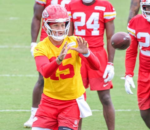 AUGUST 1, 2026: Kansas City Chiefs quarterback Patrick MahomesÃ‚ reacts during practice at Chiefs training camp in St. Joseph, MO. CSM St. Joseph United States - ZUMAc04_ 20260801_zma_c04_032 Copyright: xRomanxPunox