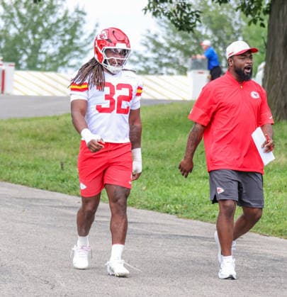 AUGUST 1, 2026: Kansas City Chiefs linebacker Nick Bolton walks down the hill towards the field at Chiefs training camp in St. Joseph, MO. CSM St. Joseph United States - ZUMAc04_ 20260801_zma_c04_042 Copyright: xRomanxPunox