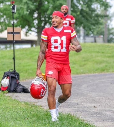 AUGUST 1, 2026: Kansas City Chiefs wide receiver Nikko Remigio walks down the hill towards the field at Chiefs training camp in St. Joseph, MO. CSM St. Joseph United States - ZUMAc04_ 20260801_zma_c04_044 Copyright: xRomanxPunox