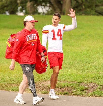 AUGUST 1, 2026: Kansas City Chiefs punter Matt Araiza reacts to fans during practice at Chiefs training camp in St. Joseph, MO. CSM St. Joseph United States - ZUMAc04_ 20260801_zma_c04_048 Copyright: xRomanxPunox