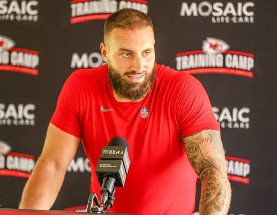 AUGUST 1, 2026: Kansas City Chiefs tight end Noah Gray answers questions from the media after practice at Chiefs training camp in St. Joseph, MO. CSM St. Joseph United States - ZUMAc04_ 20260801_zma_c04_093 Copyright: xRomanxPunox