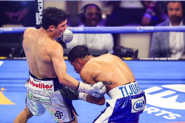 August 01, 2026: (L-R) Junior Lightweight Gael Cabrera punches Francisco Pedroza Portillo during the Roach Jr. vs Zepeda card inside The Theater at the Virgin Hotels on August 1, 2026 in Las Vegas, NV. CSM. Las Vegas United States of America - ZUMAc04_ 20260801_zma_c04_103 Copyright: xChristopherxTrimx