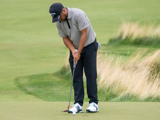 DETROIT, MI - AUGUST 01: Xander Schauffele (USA) putts the ball during the third round of the Rocket Classic at Detroit Golf Club on August 01, 2026, in Detroit, Michigan. (Photo by Joseph Weiser Icon Sportswire) GOLF: AUG 01 PGA, Golf Herren Rocket Classic EDITORIAL USE ONLY Icon2608010753