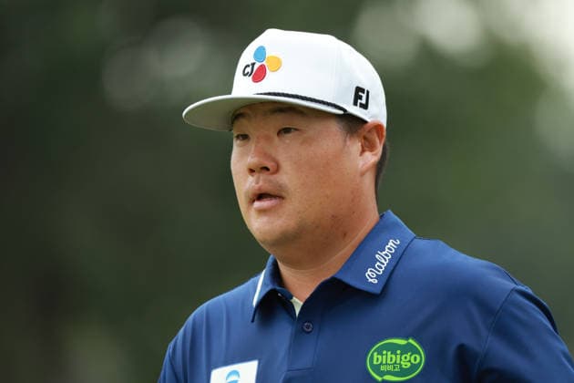 Rocket Classic DETROIT, MICHIGAN - AUGUST 1: Sungjae Im of the Republic of Korea plays his tee shot on the fifth hole during the third round of the Rocket Classic 2026 at the Detroit Country Club in Detroit, Michigan, MI, USA Saturday, August 1, 2026. Detroit Michigan United States  Copyright: xJorgexLemusx originalFilename:lemus-rocketcl260801_npIh2.jpg