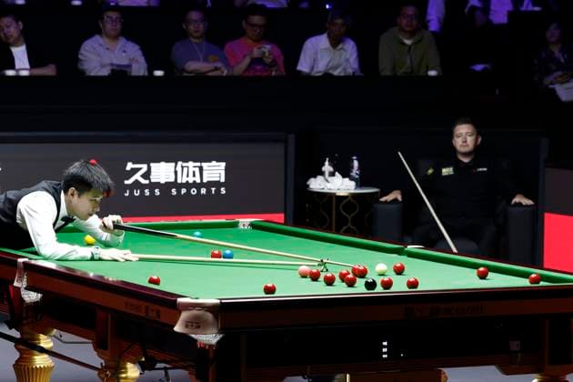 SHANGHAI, CHINA - AUGUST 01: Zhao Xintong of China plays a shot in the Semifinal match against Kyren Wilson of England on Day 6 of the 2026 Snooker Shanghai Masters at Luwan Gymnasium on August 1, 2026 in Shanghai, China.  Copyright: xChinaxNewsxServicex 111657635712