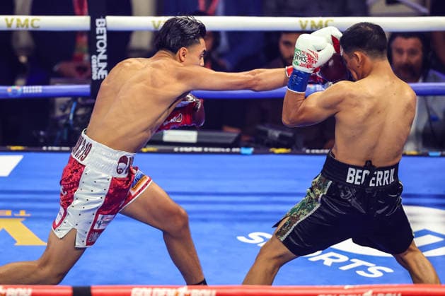 August 01, 2026: (L-R) Lightweight Dylan Capetillo punches Juan Carlos Becerril during the Roach Jr. vs Zepeda card inside The Theater at the Virgin Hotels on August 1, 2026 in Las Vegas, NV. CSM. Las Vegas United States of America - ZUMAc04_ 20260801_zma_c04_125 Copyright: xChristopherxTrimx