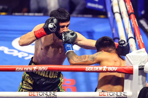 August 01, 2026: (L-R) Welterweight Joel Iriarte and Jorge Lagunas exchange punches during the Roach Jr. vs Zepeda card inside The Theater at the Virgin Hotels on August 1, 2026 in Las Vegas, NV. CSM. Las Vegas United States of America - ZUMAc04_ 20260801_zma_c04_138 Copyright: xChristopherxTrimx