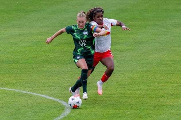 01.08.2026, xgrfx, Fussball Testspiel Frauen , RB Leipzig - VfL Wolfsburg v.l. Janina Minge (VfL Wolfsburg), Delice Boboy (RB Leipzig) (DFL DFB REGULATIONS PROHIBIT ANY USE OF PHOTOGRAPHS as IMAGE SEQUENCES and or QUASI-VIDEO) Leipzig *** August 1, 2026, xgrfx, Women’s Soccer Friendly Match, RB Leipzig vs. VfL Wolfsburg, Janina Minge (VfL Wolfsburg), Delice Boboy (RB Leipzig). DFL and DFB regulations prohibit any use of photographs as image sequences and or quasi-video. Leipzig
