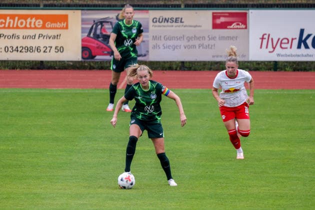 01.08.2026, xgrfx, Fussball Testspiel Frauen , RB Leipzig - VfL Wolfsburg v.l. Janina Minge (VfL Wolfsburg) (DFL DFB REGULATIONS PROHIBIT ANY USE OF PHOTOGRAPHS as IMAGE SEQUENCES and or QUASI-VIDEO) Leipzig *** August 1, 2026, xgrfx, Women s Soccer Friendly Match, RB Leipzig vs. VfL Wolfsburg, Janina Minge (VfL Wolfsburg), DFL, DFB. REGULATIONS PROHIBIT ANY USE OF PHOTOGRAPHS AS IMAGE SEQUENCES AND OR QUASI-VIDEO, Leipzig