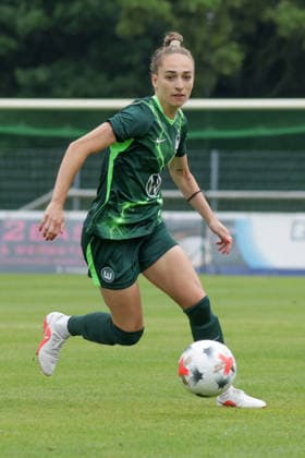 01.08.2026, xgrfx, Fussball Testspiel Frauen , RB Leipzig - VfL Wolfsburg v.l. Sophia Kleinherne (VfL Wolfsburg) (DFL DFB REGULATIONS PROHIBIT ANY USE OF PHOTOGRAPHS as IMAGE SEQUENCES and or QUASI-VIDEO) Leipzig *** August 1, 2026, xgrfx, Women s Soccer Friendly Match, RB Leipzig vs. VfL Wolfsburg, Sophia Kleinherne, VfL Wolfsburg. DFL and DFB regulations prohibit any use of photographs as image sequences and or quasi-video. Leipzig