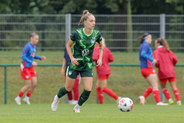 01.08.2026, xgrfx, Fussball Testspiel Frauen , RB Leipzig - VfL Wolfsburg v.l. Sophia Kleinherne (VfL Wolfsburg) (DFL DFB REGULATIONS PROHIBIT ANY USE OF PHOTOGRAPHS as IMAGE SEQUENCES and or QUASI-VIDEO) Leipzig *** August 1, 2026, xgrfx, Women s Soccer Friendly Match, RB Leipzig vs. VfL Wolfsburg, Sophia Kleinherne, VfL Wolfsburg. DFL and DFB regulations prohibit any use of photographs as image sequences and or quasi-video. Leipzig