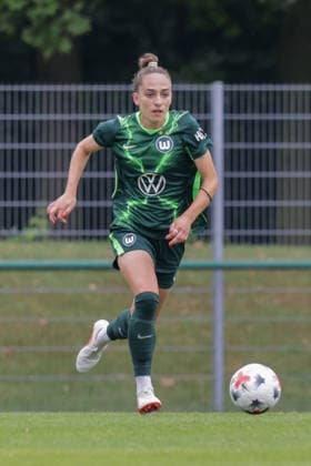 01.08.2026, xgrfx, Fussball Testspiel Frauen , RB Leipzig - VfL Wolfsburg v.l. Sophia Kleinherne (VfL Wolfsburg) (DFL DFB REGULATIONS PROHIBIT ANY USE OF PHOTOGRAPHS as IMAGE SEQUENCES and or QUASI-VIDEO) Leipzig *** August 1, 2026, xgrfx, Women s Soccer Friendly Match, RB Leipzig vs. VfL Wolfsburg, Sophia Kleinherne, VfL Wolfsburg. DFL and DFB regulations prohibit any use of photographs as image sequences and or quasi-video. Leipzig