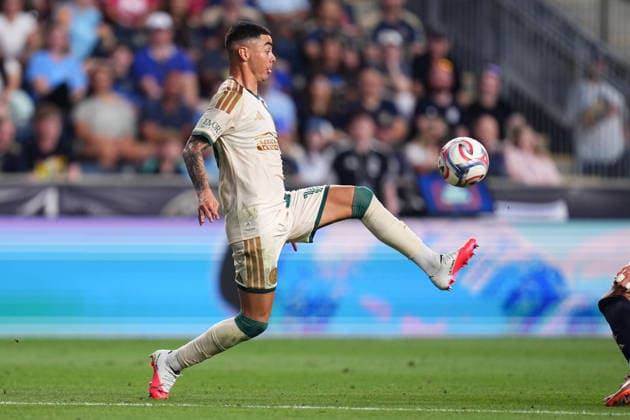 August 01, 2026: Atlanta United Forward Miguel AlmiroÂ³n (10) controls the ball during the first half of an MLS, Fussball Herren, USA match against the Philadelphia Union at Subaru Park in Chester, Pennsylvania. CSM Chester United States of America - ZUMAc04_ 20260801_zma_c04_150 Copyright: xKylexRoddenx