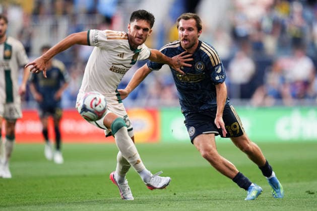 August 01, 2026: Philadelphia Union Midfielder Indiana Vassilev (19) and Atlanta United Defender TomoÂ¡s Jacob (55) battle for the ball during the first half of an MLS, Fussball Herren, USA match at Subaru Park in Chester, Pennsylvania. CSM Chester United States of America - ZUMAc04_ 20260801_zma_c04_152 Copyright: xKylexRoddenx