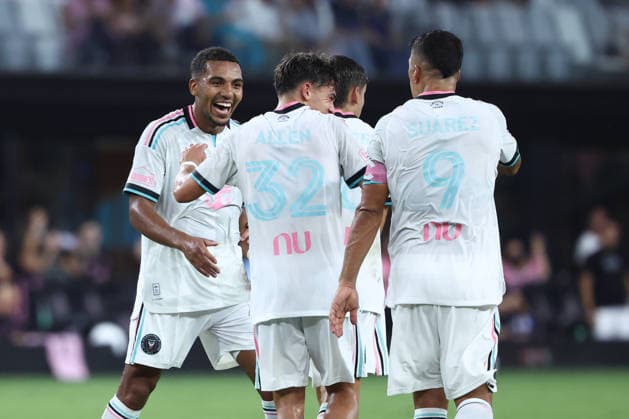 MIAMI, FL - AUGUST 01: Inter Miami CF offense Yannick Bright (42) smiles after a secodn goal in the first half during the game between the Columbus Crew and Inter Miami on Saturday, Agust 1, 2026 at Nu Stadium in Miami, FL (Photo by Peter Joneleit Icon Sportswire) SOCCER: AUG 01 MLS, Fussball Herren, USA Inter Miami CF vs Columbus Crew EDITORIAL USE ONLY Icon260801003