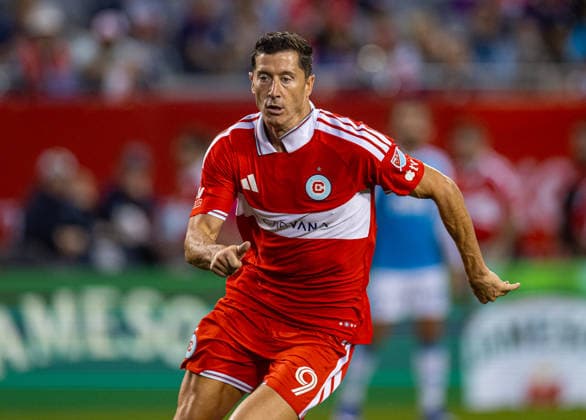 Football - Major League Soccer - Chicago Fire FC v Charlotte FC CHICAGO, USA - Saturday, August 1, 2026: Chicago Fire s Robert Lewandowski in action during a Major League Soccer match between Chicago Fire FC and Charlotte FC at Soldier Field. (Photo by David Rawcliffe Propaganda) CHICAGO Soldier Field ILLINOIS UNITED STATES OF AMERICA  Copyright: xDavidxRawcliffex P2026-08-01-Chicago_Fire_Charlotte-12
