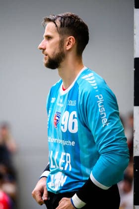 Altbach: HBL - 26 27 - SG BBM Bietigheim - Eulen Ludwigshafen Torhueter Jan Hrdlicka (Bietigheim) Altbach Baden-Württemberg Deutschland *** Altbach HBL 26 27 SG BBM Bietigheim Eulen Ludwigshafen Goalkeeper Jan Hrdlicka Bietigheim Altbach Baden-Württemberg Germany