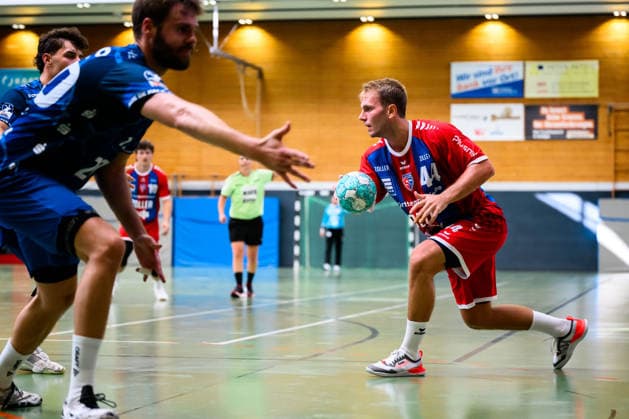 Altbach: HBL - 26 27 - SG BBM Bietigheim - Eulen Ludwigshafen Mathias Larson (Bietigheim) Altbach Baden-Württemberg Deutschland *** Altbach HBL 26 27 SG BBM Bietigheim Eulen Ludwigshafen Mathias Larson Bietigheim Altbach Baden-Württemberg Germany