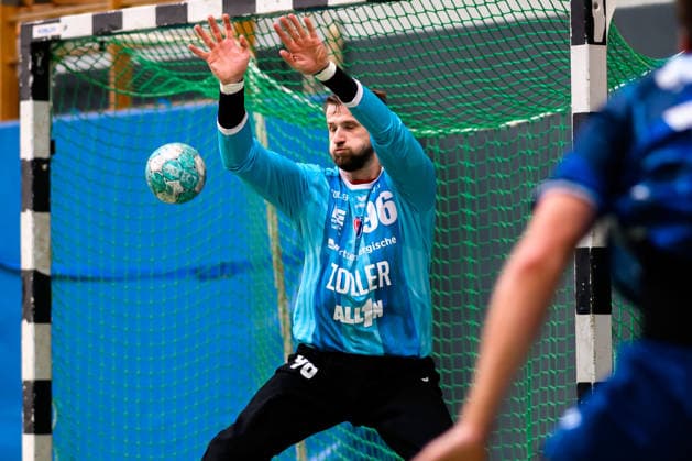 Altbach: HBL - 26 27 - SG BBM Bietigheim - Eulen Ludwigshafen Torhueter Jan Hrdlicka (Bietigheim) Altbach Baden-Württemberg Deutschland *** Altbach HBL 26 27 SG BBM Bietigheim Eulen Ludwigshafen Goalkeeper Jan Hrdlicka Bietigheim Altbach Baden-Württemberg Germany