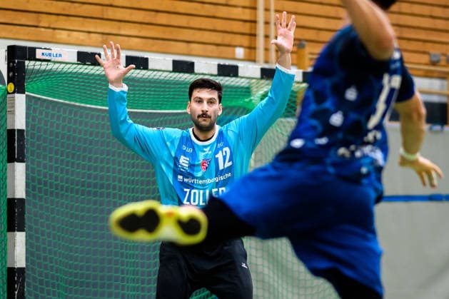 Altbach: HBL - 26 27 - SG BBM Bietigheim - Eulen Ludwigshafen Torhueter Martin Tomovski (Bietigheim) Altbach Baden-Württemberg Deutschland *** Altbach HBL 26 27 SG BBM Bietigheim Eulen Ludwigshafen Goalkeeper Martin Tomovski Bietigheim Altbach Baden-Württemberg Germany