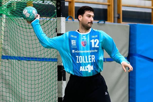 Altbach: HBL - 26 27 - SG BBM Bietigheim - Eulen Ludwigshafen Torhueter Martin Tomovski (Bietigheim) Altbach Baden-Württemberg Deutschland *** Altbach HBL 26 27 SG BBM Bietigheim Eulen Ludwigshafen Goalkeeper Martin Tomovski Bietigheim Altbach Baden-Württemberg Germany