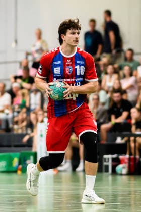 Altbach: HBL - 26 27 - SG BBM Bietigheim - Eulen Ludwigshafen Jonas Josef (Bietigheim) Altbach Baden-Württemberg Deutschland *** Altbach HBL 26 27 SG BBM Bietigheim Eulen Ludwigshafen Jonas Josef Bietigheim Altbach Baden-Württemberg Germany