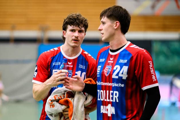Altbach: HBL - 26 27 - SG BBM Bietigheim - Eulen Ludwigshafen Jonas Josef (Bietigheim), Maxim Orlov (Bietigheim) Altbach Baden-Württemberg Deutschland *** Altbach HBL 26 27 SG BBM Bietigheim Eulen Ludwigshafen Jonas Josef Bietigheim, Maxim Orlov Bietigheim Altbach Baden-Württemberg Germany