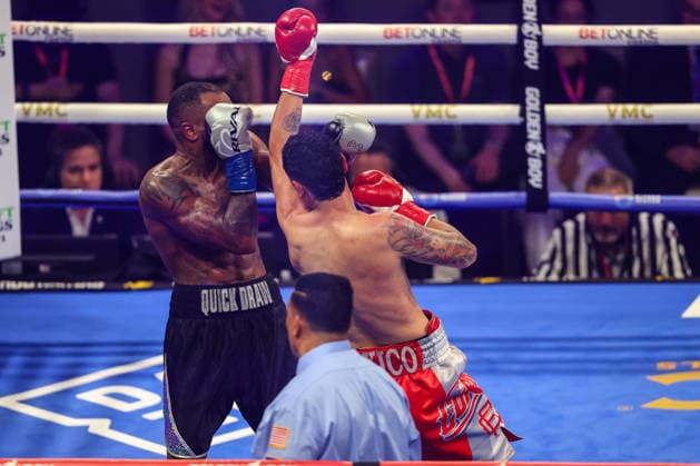 August 01, 2026: (R-L) Welterweight Raul Curiel punches Quinton Randall during the Roach Jr. vs Zepeda card inside The Theater at the Virgin Hotels on August 1, 2026 in Las Vegas, NV. CSM. Las Vegas United States of America - ZUMAc04_ 20260801_zma_c04_182 Copyright: xChristopherxTrimx