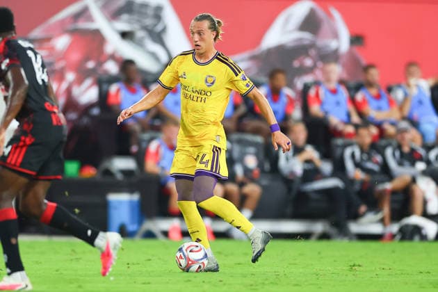 HARRISON, NJ - AUGUST 01: Griffin Dorsey 24 of the Orlando City SC controls the ball during the first half of the game against Red Bull New York on August 1, 2026 at Sports Illustrated Stadium in Harrison, New Jersey. (Photo by Rich Graessle Icon Sportswire) SOCCER: AUG 01 MLS, Fussball Herren, USA Red Bull New York vs Orlando City EDITORIAL USE ONLY Icon26080129708