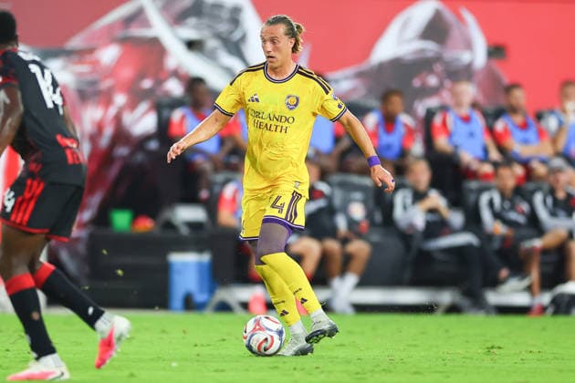 HARRISON, NJ - AUGUST 01: Griffin Dorsey 24 of the Orlando City SC controls the ball during the first half of the game against Red Bull New York on August 1, 2026 at Sports Illustrated Stadium in Harrison, New Jersey. (Photo by Rich Graessle Icon Sportswire) SOCCER: AUG 01 MLS, Fussball Herren, USA Red Bull New York vs Orlando City EDITORIAL USE ONLY Icon26080129709