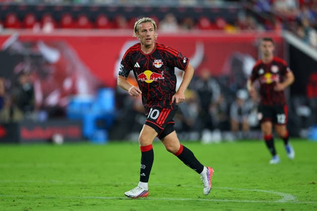 HARRISON, NJ - AUGUST 01: Emil Forsberg 10 of the Red Bull New York during the second half of the game against Orlando City SC on August 1, 2026 at Sports Illustrated Stadium in Harrison, New Jersey. (Photo by Rich Graessle Icon Sportswire) SOCCER: AUG 01 MLS, Fussball Herren, USA Red Bull New York vs Orlando City EDITORIAL USE ONLY Icon26080129715