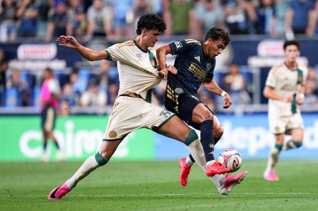 August 01, 2026: Philadelphia Union Midfielder Quinn Sullivan (33) and Atlanta United Forward Arif Kovac (39) battle for the ball during the second half of an MLS, Fussball Herren, USA match at Subaru Park in Chester, Pennsylvania. CSM Chester United States of America - ZUMAc04_ 20260801_zma_c04_208 Copyright: xKylexRoddenx