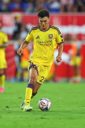 HARRISON, NJ - AUGUST 01: Justin Ellis 22 of the Orlando City SC controls the ball during the first half of the game against Red Bull New York on August 1, 2026 at Sports Illustrated Stadium in Harrison, New Jersey. (Photo by Rich Graessle Icon Sportswire) SOCCER: AUG 01 MLS, Fussball Herren, USA Red Bull New York vs Orlando City EDITORIAL USE ONLY Icon26080129725