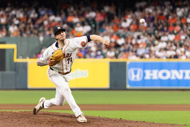 August 1, 2026, Houston, Texas, USA: Houston Astros pitcher JOSH HADER (71) throws a third strike in the top of the ninth inning to win the Astros game 3 of the Rangers series during a Major League Baseball game between the Texas Rangers and the Houston Astros, August 1, 2026, at Daikin Park in Houston, Texas. Houston USA - ZUMAg287 20260801_zsp_g287_056 Copyright: xMatthewxGuzmanx