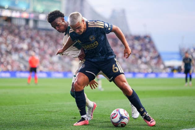 August 01, 2026: Philadelphia Union Midfielder Cavan Sullivan (6) and Atlanta United Defender Matt Edwards (47) battle for the ball during the first half of an MLS, Fussball Herren, USA match at Subaru Park in Chester, Pennsylvania. CSM Chester United States of America - ZUMAc04_ 20260801_zma_c04_234 Copyright: xKylexRoddenx