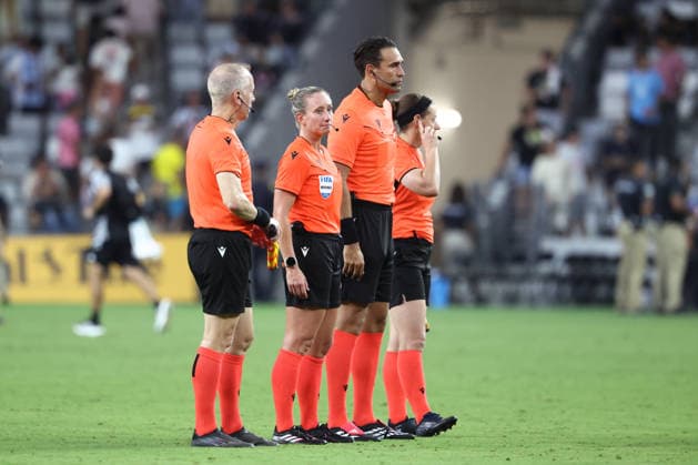 MIAMI, FL - AUGUST 01: officials wait for players to leave the pitch following the game between the Columbus Crew and Inter Miami on Saturday, Agust 1, 2026 at Nu Stadium in Miami, FL (Photo by Peter Joneleit Icon Sportswire) SOCCER: AUG 01 MLS, Fussball Herren, USA Inter Miami CF vs Columbus Crew EDITORIAL USE ONLY Icon260801030