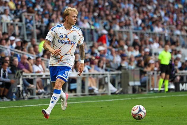 August 1, 2026, St. Paul, Minnesota, United States: San Diego FC DAGUR THORHALLSSON collects the ball in the first half. Minnesota United hosted San Diego August 1st. The teams faced off at Allianz Field in St. Paul, Minnesota. The teams drew 1-1. St. Paul United States - ZUMAt166 20260801_zsp_t166_015 Copyright: xMichaelxTurnerx