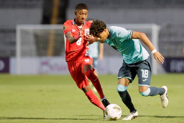 Concacaf Under-20 Championship - Honduras vs Panama Sam Valle (R) of Honduras vies for the ball with Carlos Rodriguez of Panama during a Concacaf U-20 Championship match at the Universitario Stadium in Puebla, Mexico, 01 August 2026. Puebla Mexico  Copyright: xHildaxRíosx