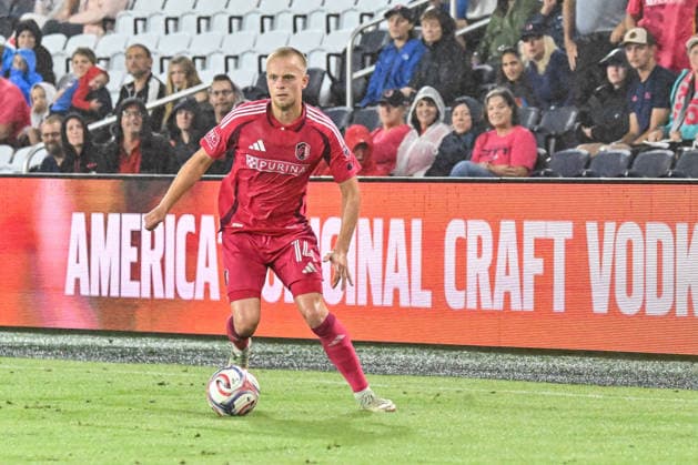 ST. LOUIS, MO - AUGUST 01: Tomas Totland (14) of the St. Louis CITY SC controls the ball during the MLS, Fussball Herren, USA regular season match where St. Louis CITY SC hosted Real Salt Lake on Saturday August 1st, 2026, at Energizer Park in St. Louis City, MO. (Photo by Rick Ulreich Icon Sportswire) SOCCER: AUG 01 MLS St. Louis CITY SC vs Real Salt Lake EDITORIAL USE ONLY Icon26080135